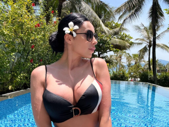 Vanessa webcam model stream image