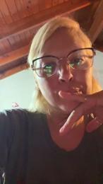 Micarica webcam model stream image