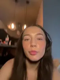 RollDollsi webcam model stream image