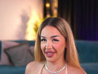 LisetteLuxe webcam bongacams model stream image
