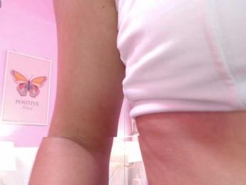 Oriana-Larsson webcam model stream image