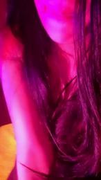 Aloneathome22 webcam model stream image