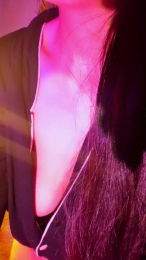 Aloneathome22 webcam model stream image