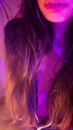 Aloneathome22 webcam model stream image