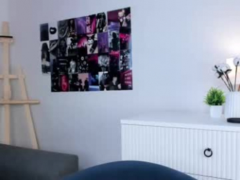 approche_toi_petite webcam model stream image