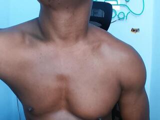 Kendo Muscle Big webcam model stream image