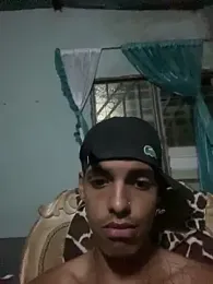 Aleexxx_2005 webcam model stream image