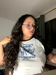 CurlyGirl_1 webcam model stream image