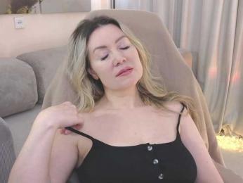 LELEYA webcam model stream image
