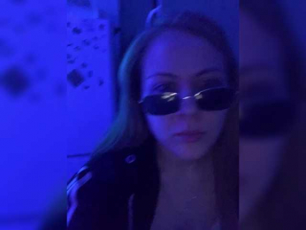 Sailor-Moons webcam model stream image