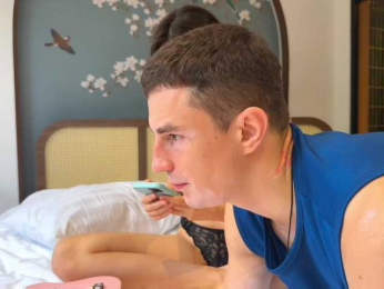 yummy-couple webcam model stream image