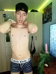 heyy_noah11 webcam model stream image