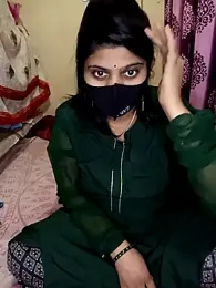 Reena_couple502 webcam model stream image