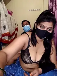 Reena_couple502 webcam model stream image