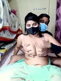 Reena_couple502 webcam model stream image