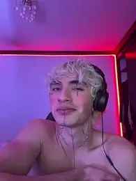 santikhalifa webcam model stream image