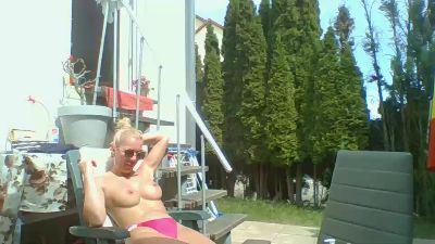 Bellablondye webcam model stream image