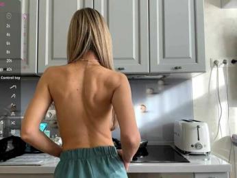 NicolleReisman webcam bongacams model stream image