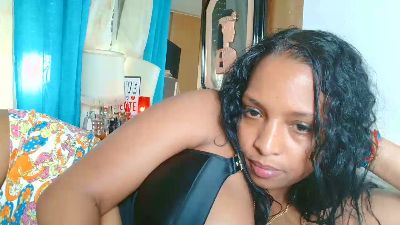 Dulcelatina23 webcam model stream image