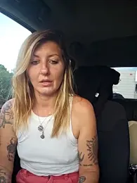 SheIsSomething webcam model stream image