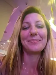 SheIsSomething webcam model stream image