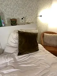 -Alisa webcam model stream image