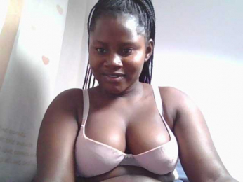 Loviepaula webcam model stream image