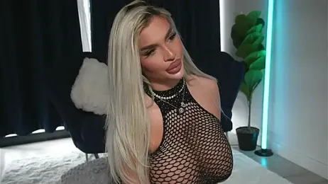 ChrystalCade webcam model stream image