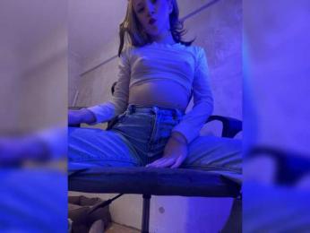 SMOLL0 webcam model stream image