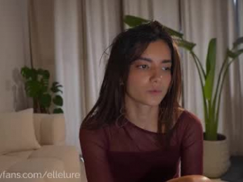 ellelure_ webcam model stream image