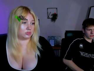 juli-kisss webcam model stream image