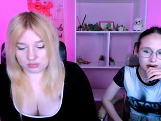 juli-kisss webcam model stream image