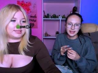 juli-kisss webcam model stream image