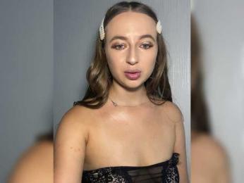 Alisaa-00 webcam model stream image
