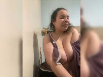 Kandykay webcam model stream image