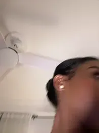 IamCrystal2 webcam model stream image