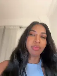 IamCrystal2 webcam model stream image