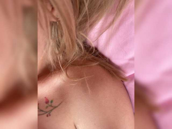 Kinesha webcam model stream image