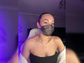 QWEENII webcam bongacams model stream image