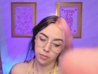 hela-v webcam model stream image