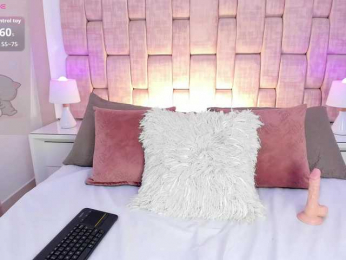 LiaCherry webcam model stream image