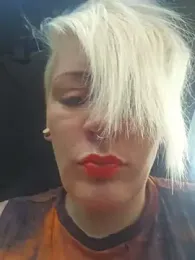 PinkTheHawk webcam model stream image