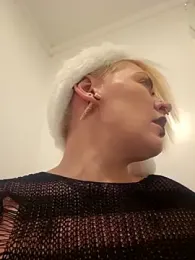 PinkTheHawk webcam model stream image