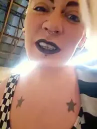 PinkTheHawk webcam model stream image