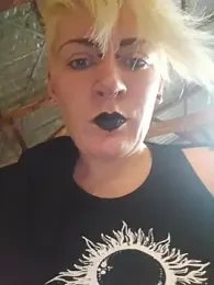 PinkTheHawk webcam model stream image