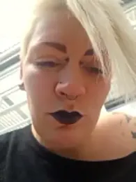 PinkTheHawk webcam model stream image