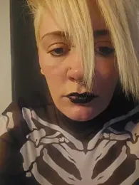 PinkTheHawk webcam model stream image