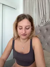 MileySummer webcam model stream image