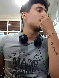 GamerQuinn webcam model stream image