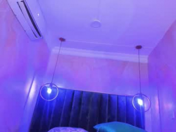 maxim_walker webcam model stream image